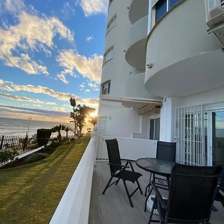 Apartment On Beach Mijas Sitio de Calahonda Extérieur photo